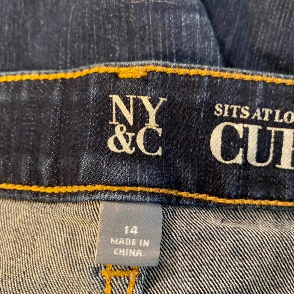 NWOT NY & Co. - Curvy & skinny crop (sits at lower waist crop jeans, Size: 14